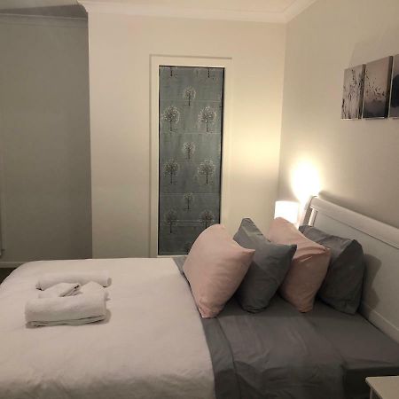 Apple House Tarneit North Apartment Ngoại thất bức ảnh