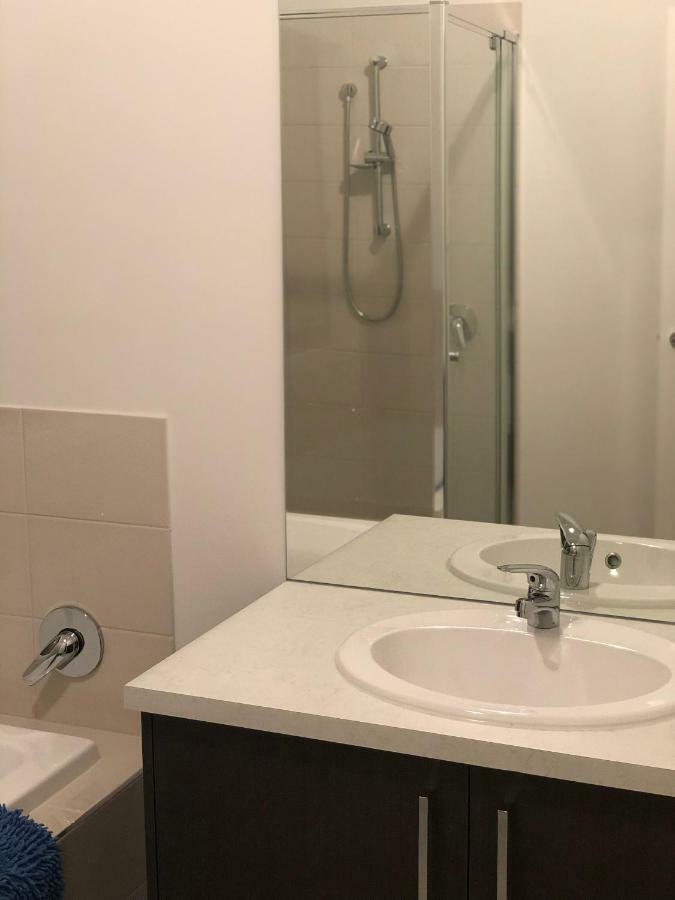 Apple House Tarneit North Apartment Ngoại thất bức ảnh