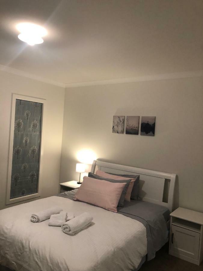 Apple House Tarneit North Apartment Ngoại thất bức ảnh