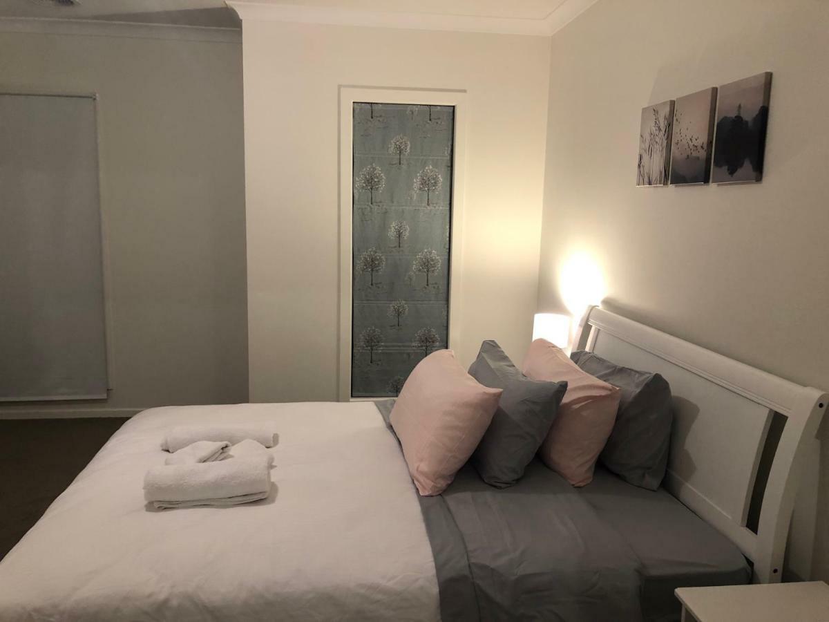 Apple House Tarneit North Apartment Ngoại thất bức ảnh