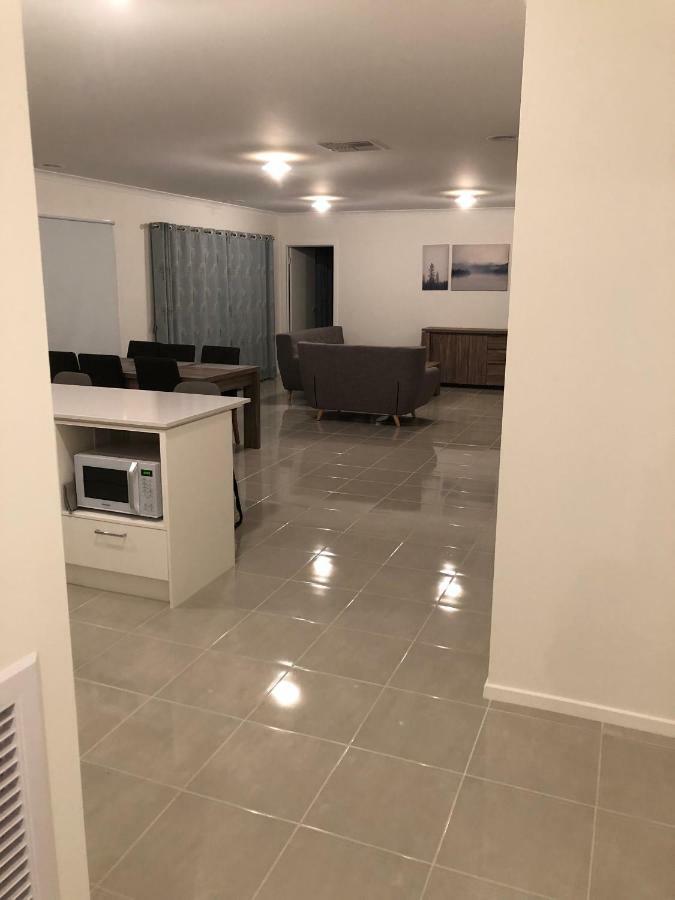Apple House Tarneit North Apartment Ngoại thất bức ảnh