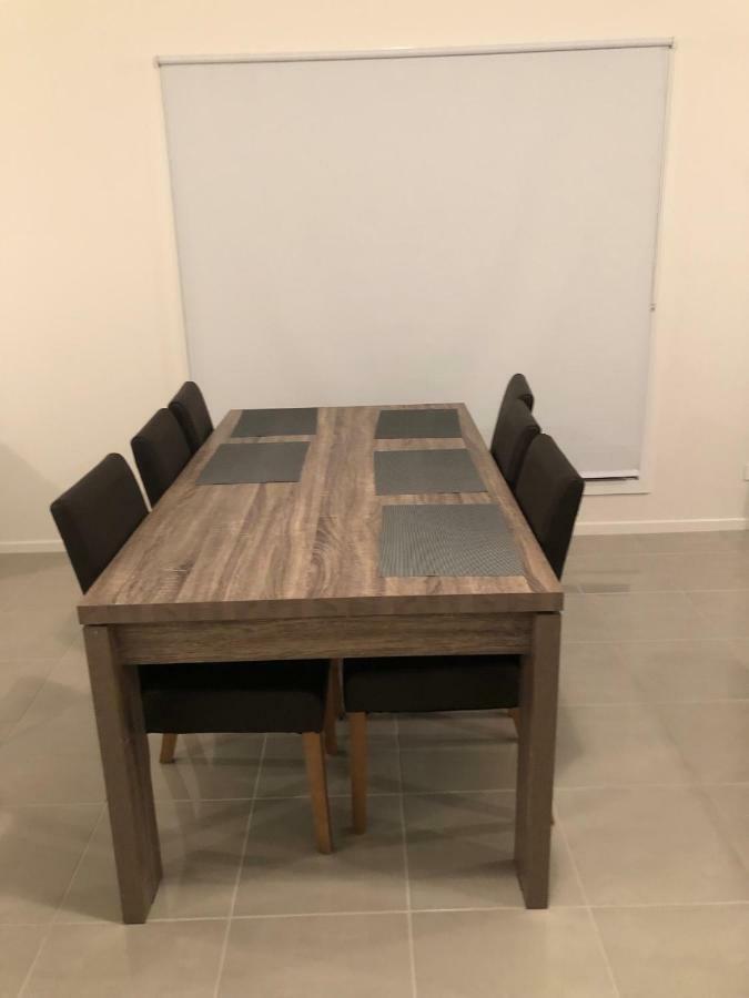 Apple House Tarneit North Apartment Ngoại thất bức ảnh